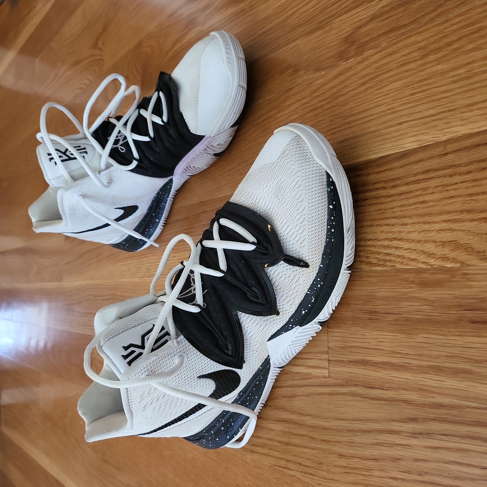 Nike Kyrie 5 Black and White